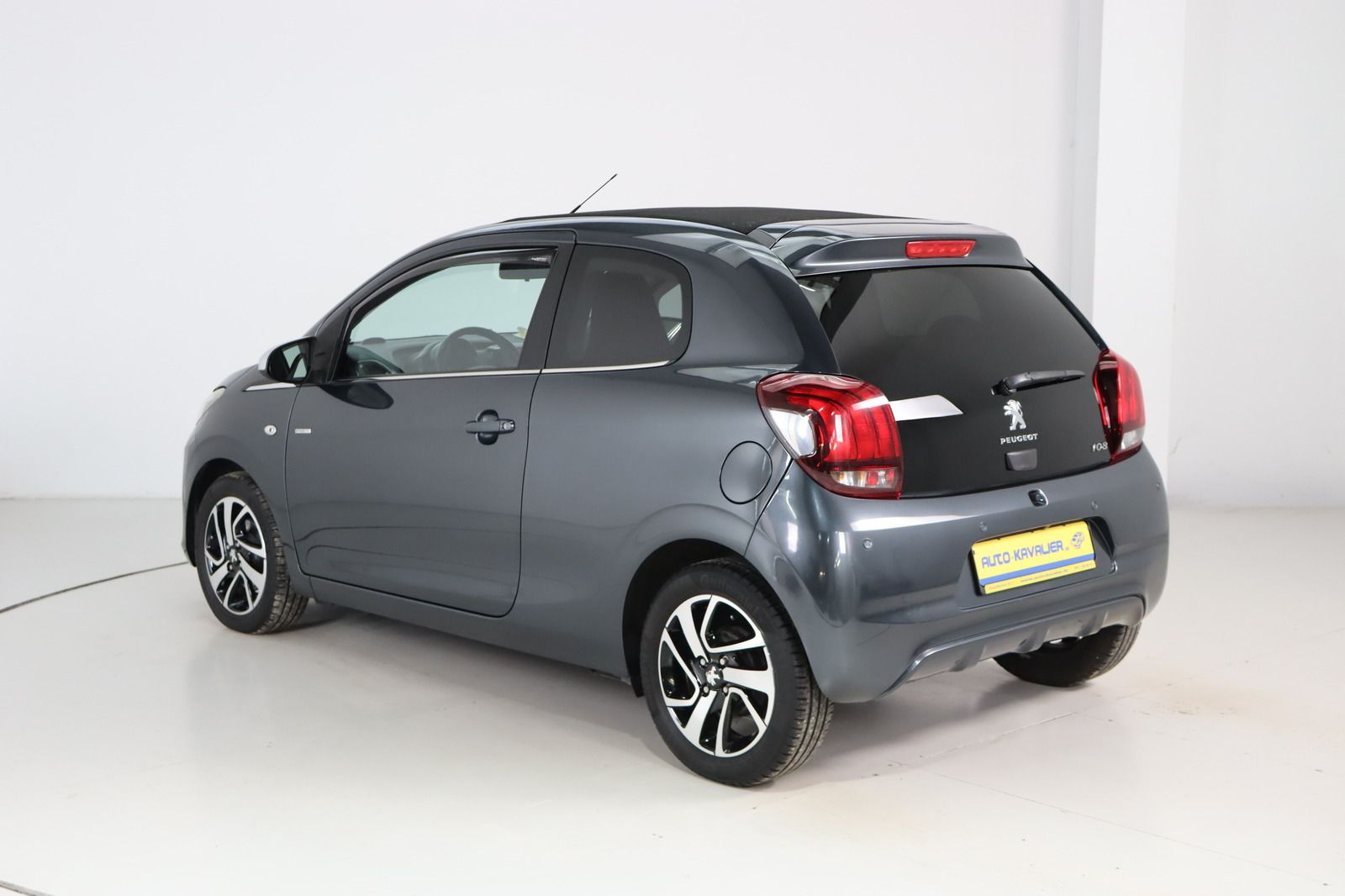 Fahrzeugabbildung Peugeot 108 TOP * Service + HU/AU neu * Pano * RFK Style