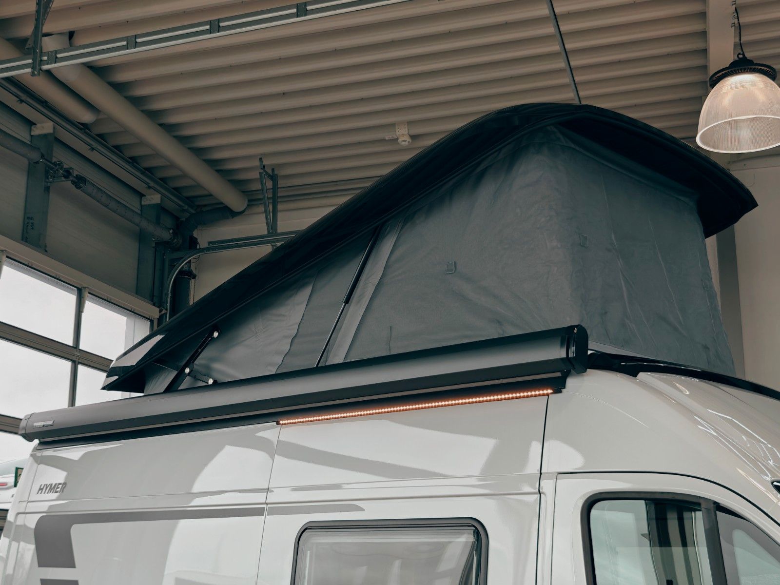 Fahrzeugabbildung HYMER / ERIBA / HYMERCAR HYMER REDWOOD 600 TRAIL 2026