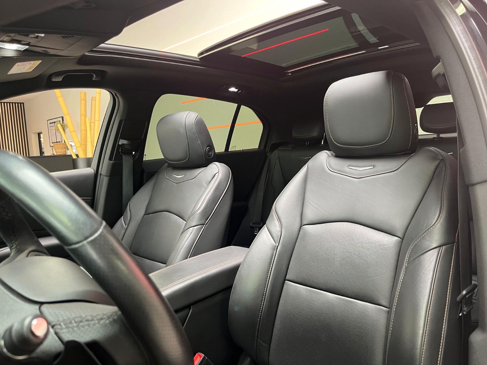 Fahrzeugabbildung Cadillac XT4 Sport AWD
