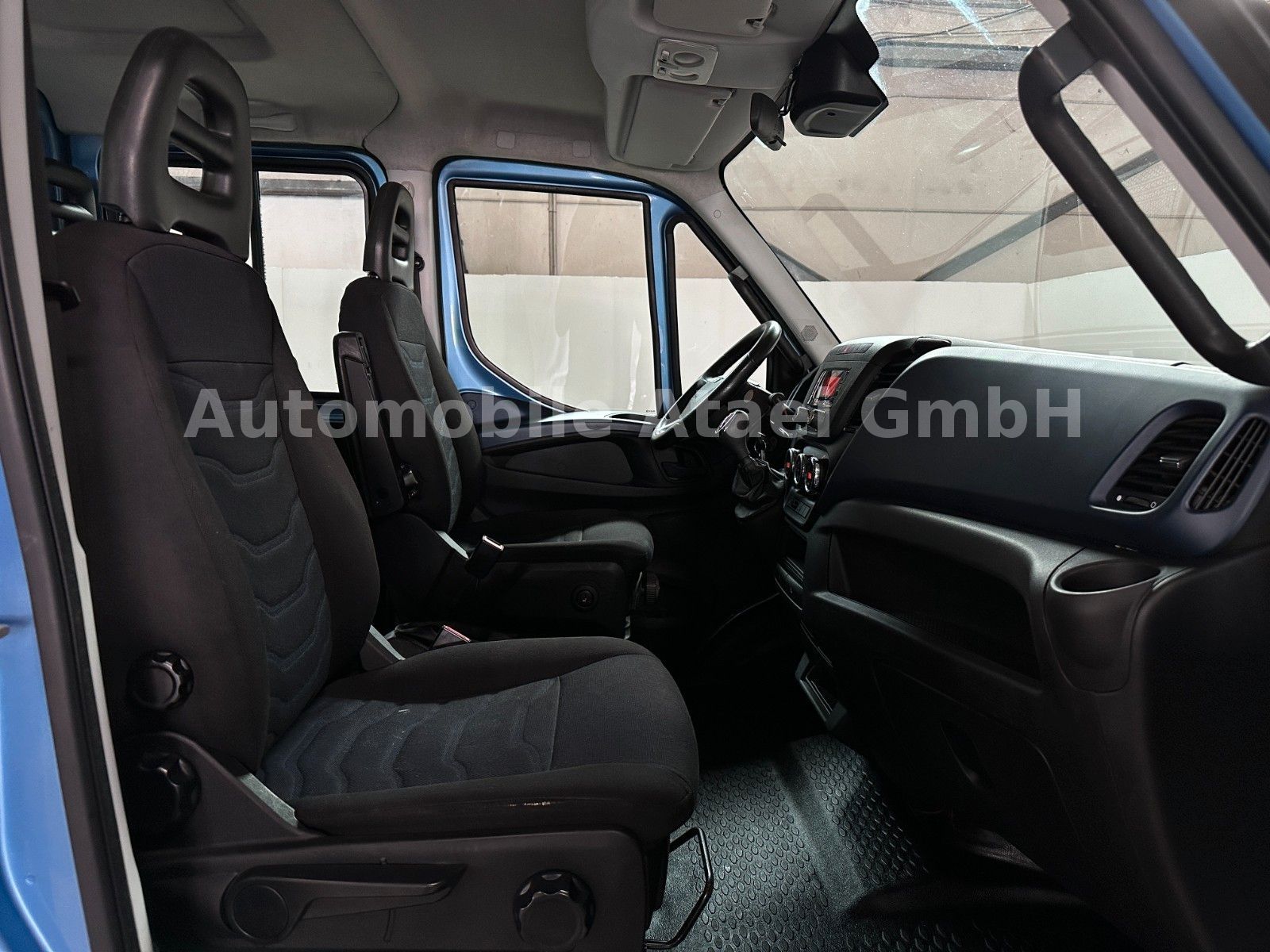 Fahrzeugabbildung Iveco Daily DoKa 180 Hi-Matic 6-SITZE+KLIMAAUTO 4860