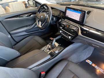 BMW 520 Touring 520 d *1.HAND*HUD*NAVI*KAM*LED*AHK*