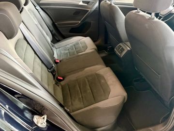 Volkswagen Golf - 9