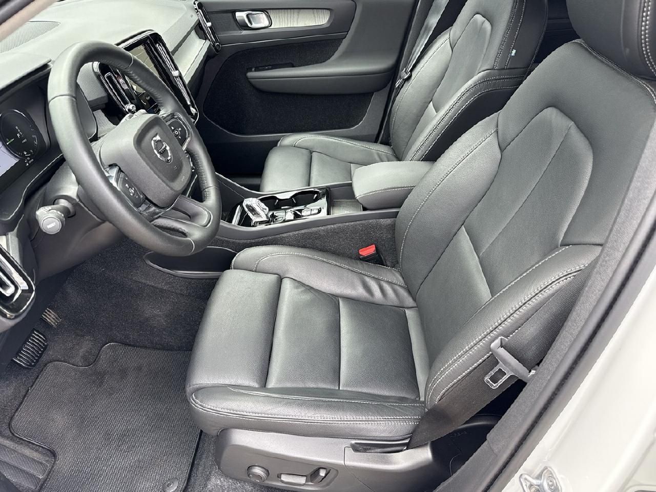 Fahrzeugabbildung Volvo XC40 Inscription Recharge Plug-In Hybrid 2WD