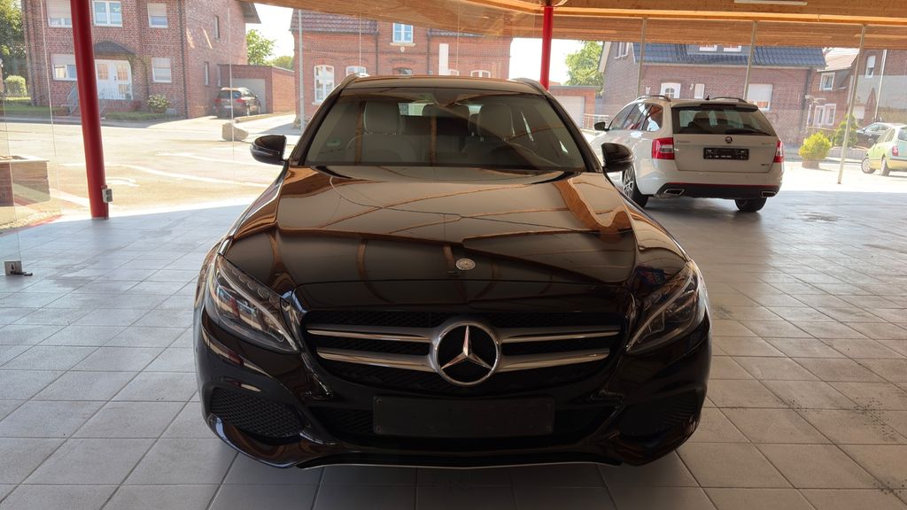 Image of Mercedes-Benz C 220