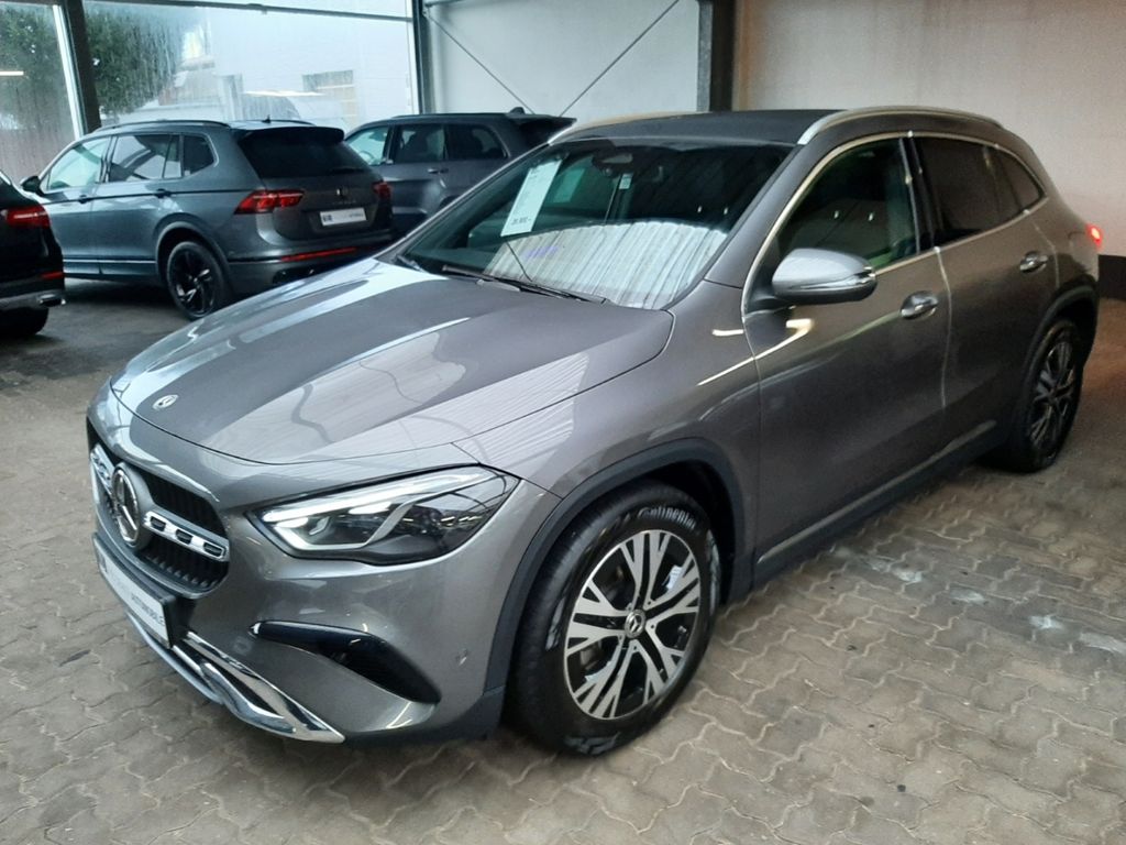 Mercedes-Benz GLA 200