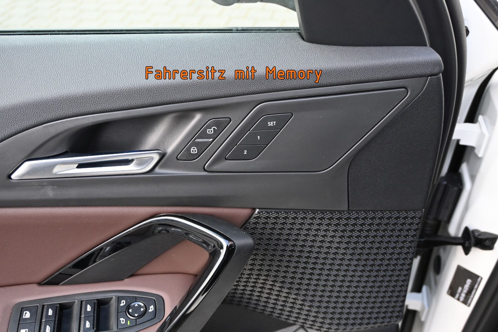 Fahrzeugabbildung BMW X1 xDrive25e Aut. °AHK°HEAD-UP°360°-KAM°MEMORY°