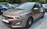 Hyundai i30 1.4 Klima Einparkhilfe Tempomat Tüv 05/2028 - Hyundai i30: 1.0