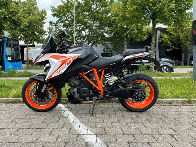 KTM 1290 Super Duke  Superduke GT (V69)