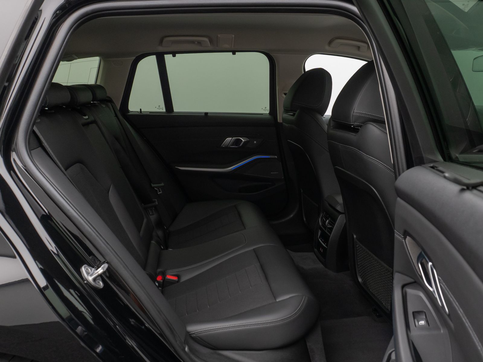 Fahrzeugabbildung BMW 320d Sport Line DAB Laser HUD Cockpit+ Komfort