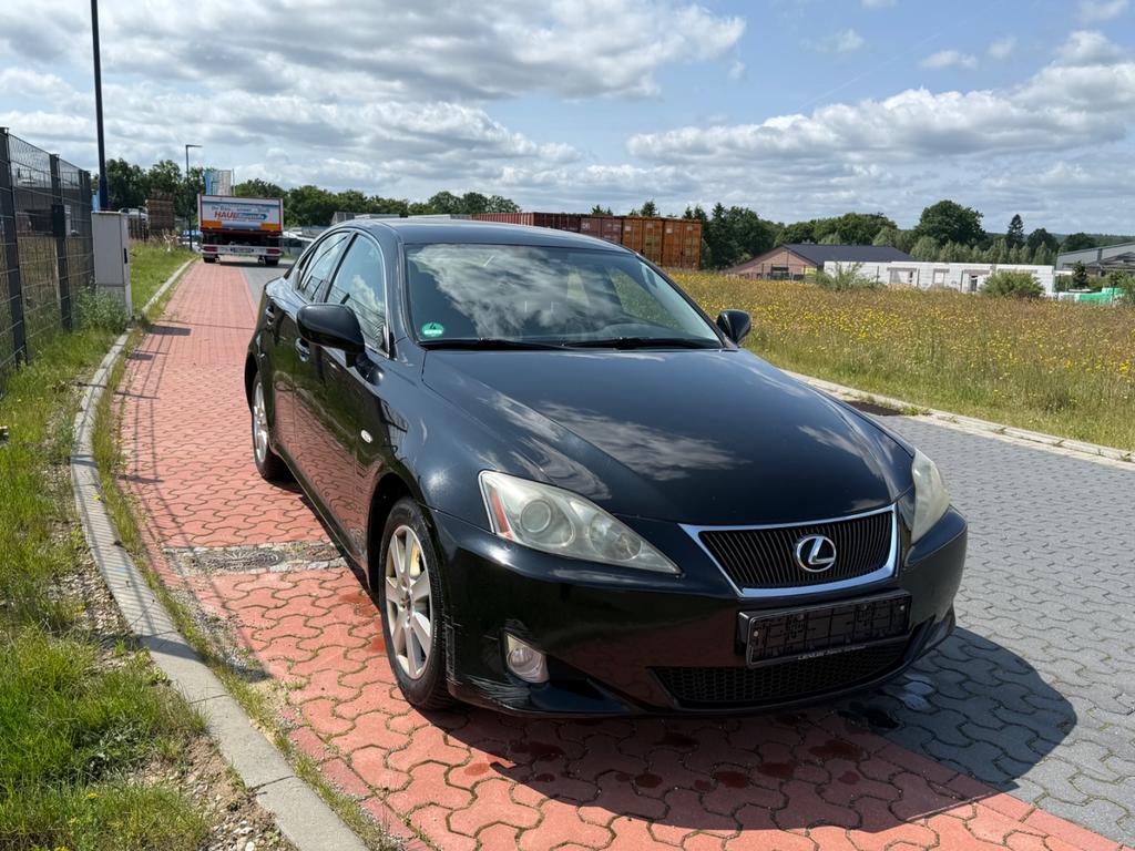 Lexus IS 220