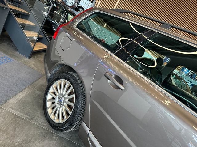 Volvo V70 Kombi Momentum *Leder*