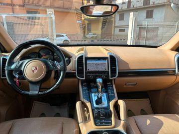 Porsche Cayenne - 9