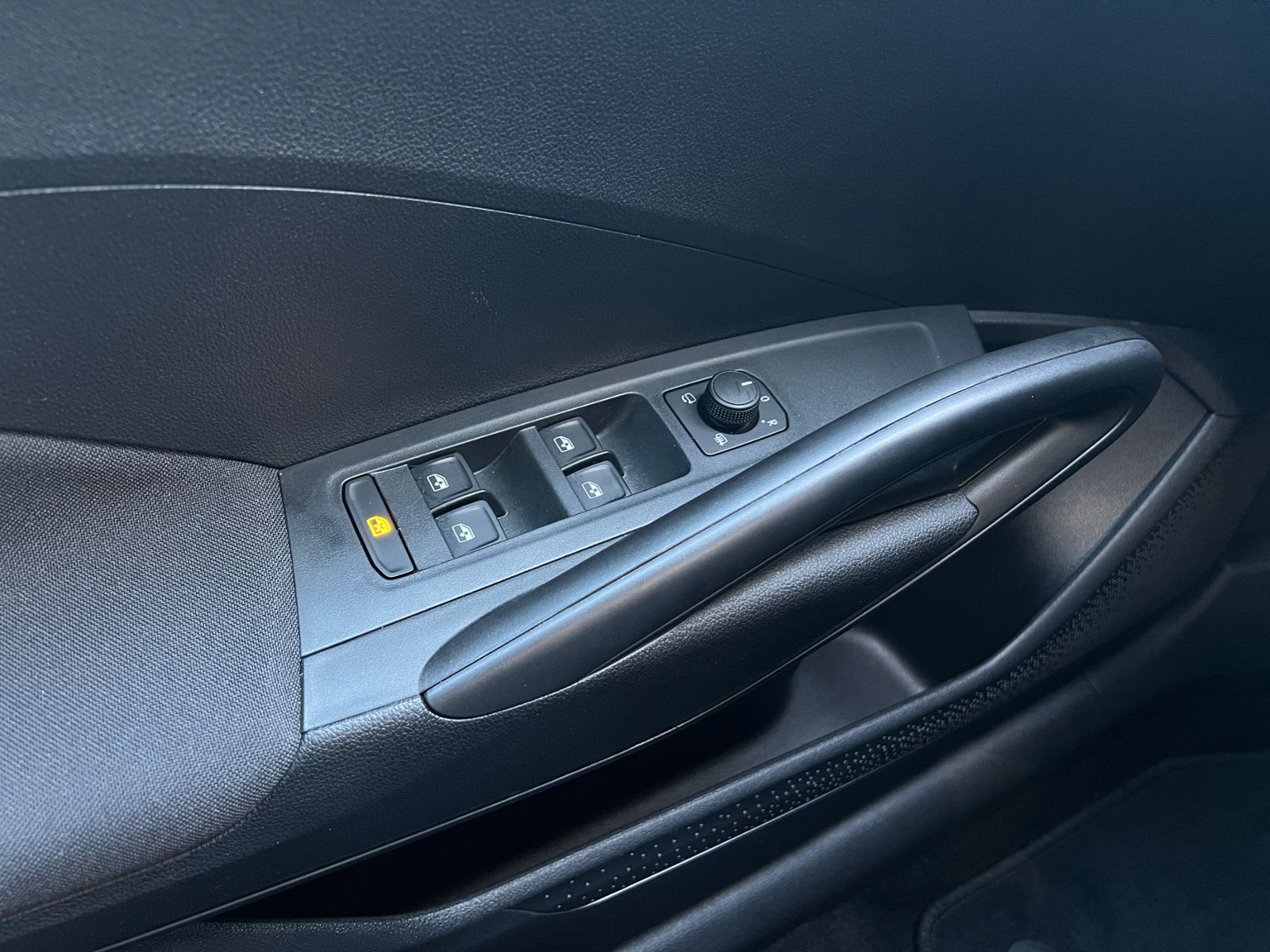 Fahrzeugabbildung SKODA Fabia Selection Tour 1.0 TSI *Vorb.AHK,LED,Kamer