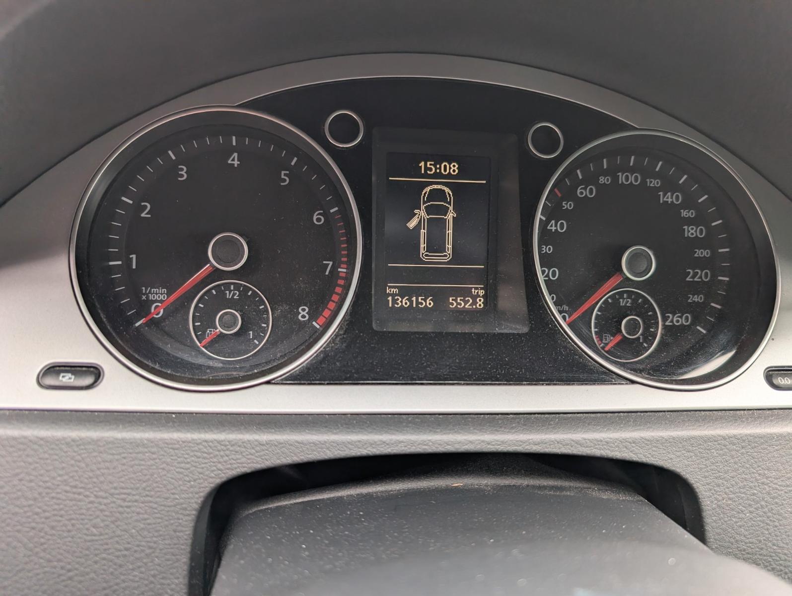 Volkswagen Passat 2009 — photo 7