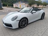 Porsche 992 Carrera Cabriolet Carrera - weiße Porsche 992
