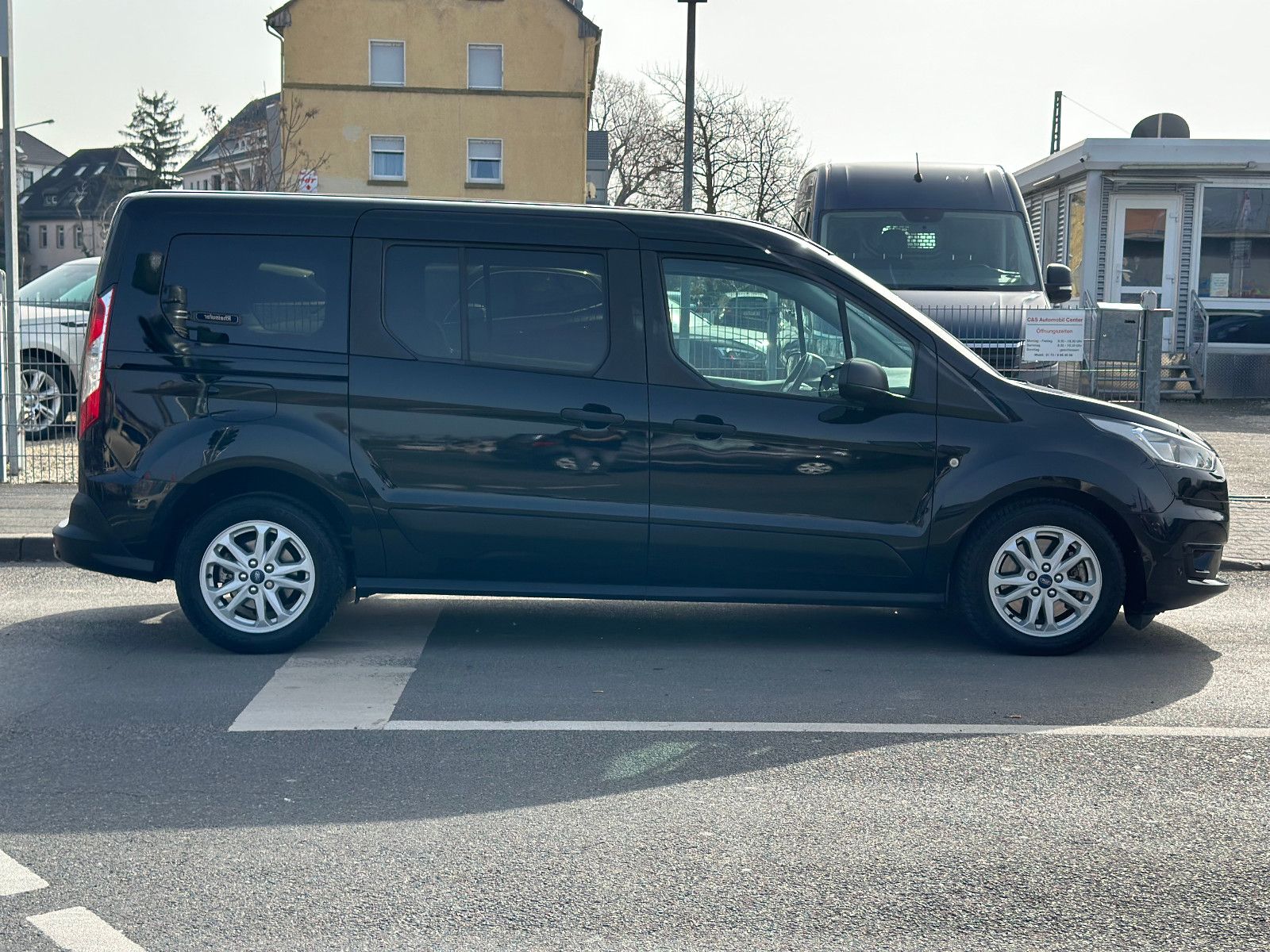Fahrzeugabbildung Ford GRAND TOURNEO CONNECT*7 SITZER+AUTOM*