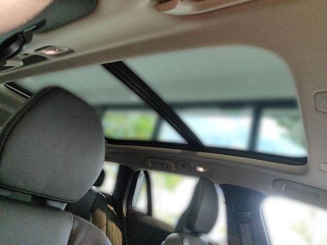 VOLVO V60 T6 (Bild 22 von Array)