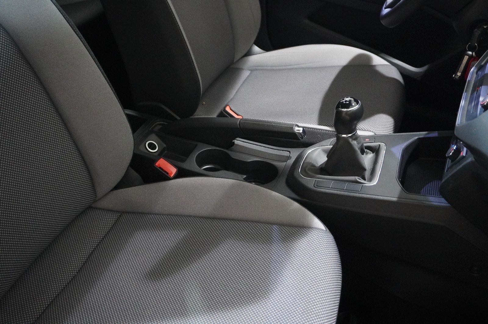 Fahrzeugabbildung SEAT Ibiza 1.0 MPI STYLE 5-TÜR NAVI/PDC/TEMP./NEBEL