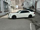 Mercedes-Benz MERCEDES W 211 E 63 AMG 360 Grad, Kamera u... - Mercedes-Benz E-Klasse W211 mit Benzin-Antrieb