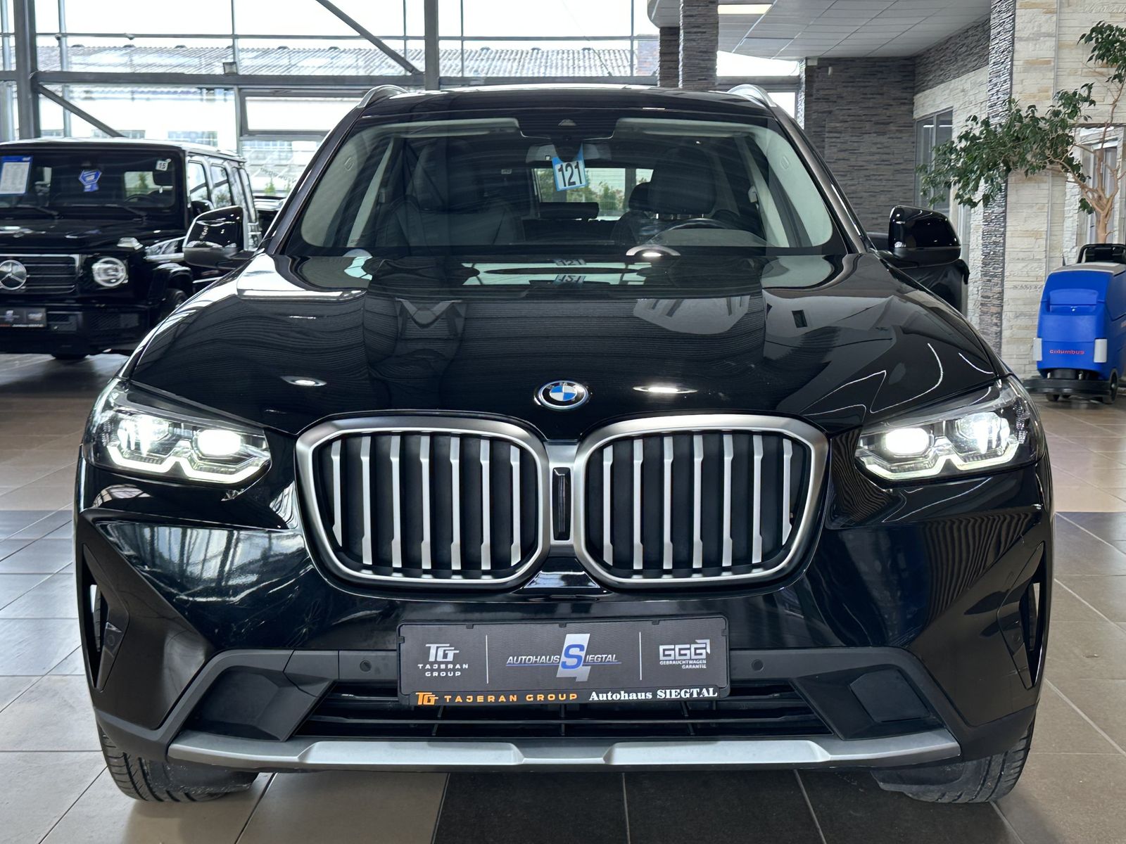 BMW X3 30e xDrive Leder Pano R.Cam Navi SHZ LED DAB imagem 2