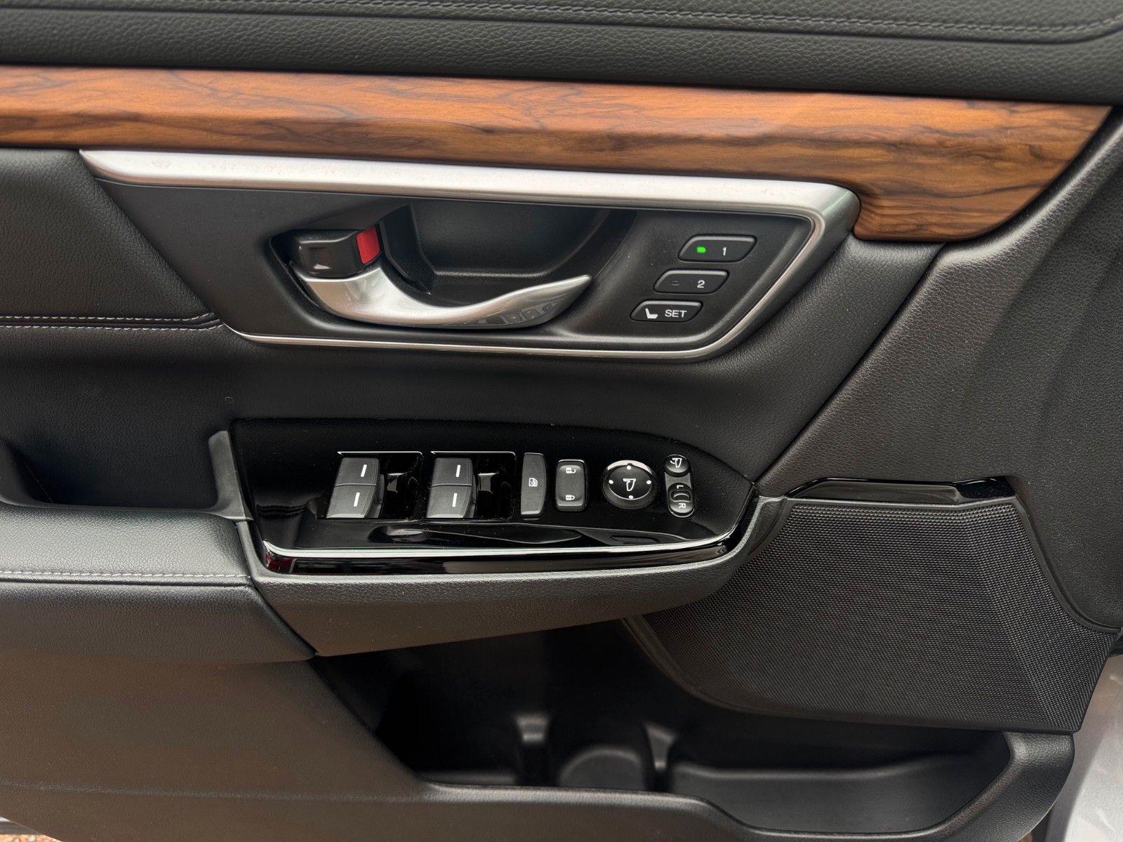 Fahrzeugabbildung Honda CR-V 1.5 T 4WD Executive Panorama Sitzhzg. Navi