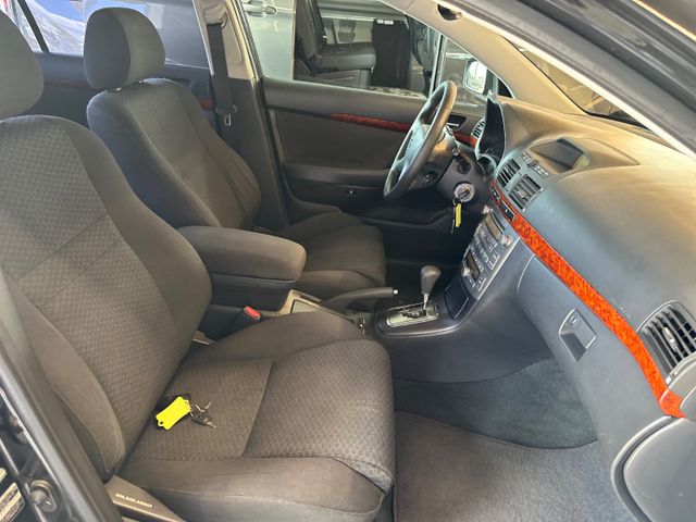 Toyota Avensis 2.4 Executive Liftback