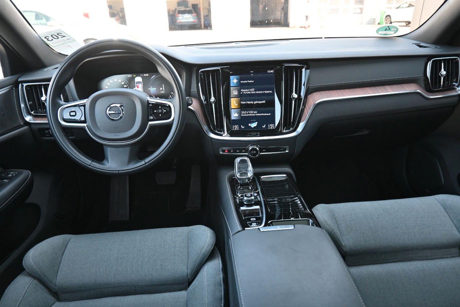 Fahrzeugabbildung Volvo V60 T6 Inscription AWD PHEV H&K*PANO*RFK*AHK*