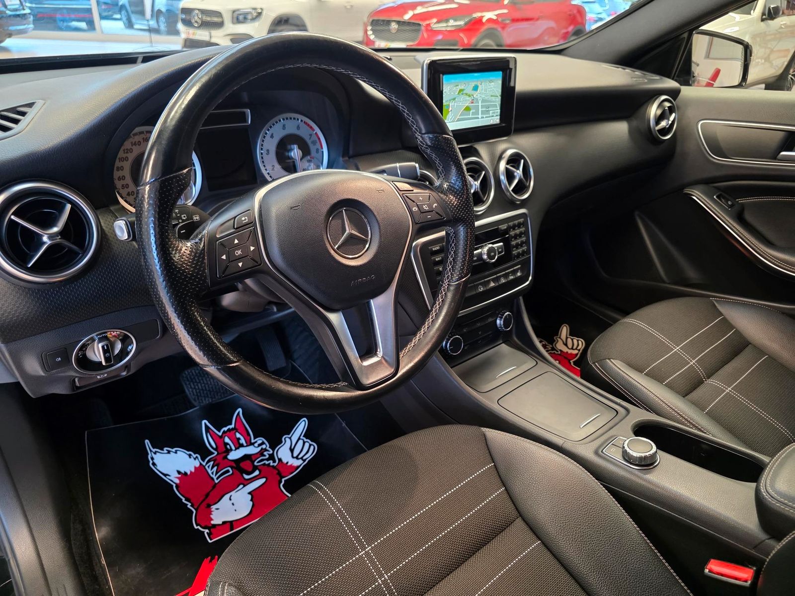 Fahrzeugabbildung Mercedes-Benz A180 Automatik /BiXenon/Navi/Teilleder/Park-As.