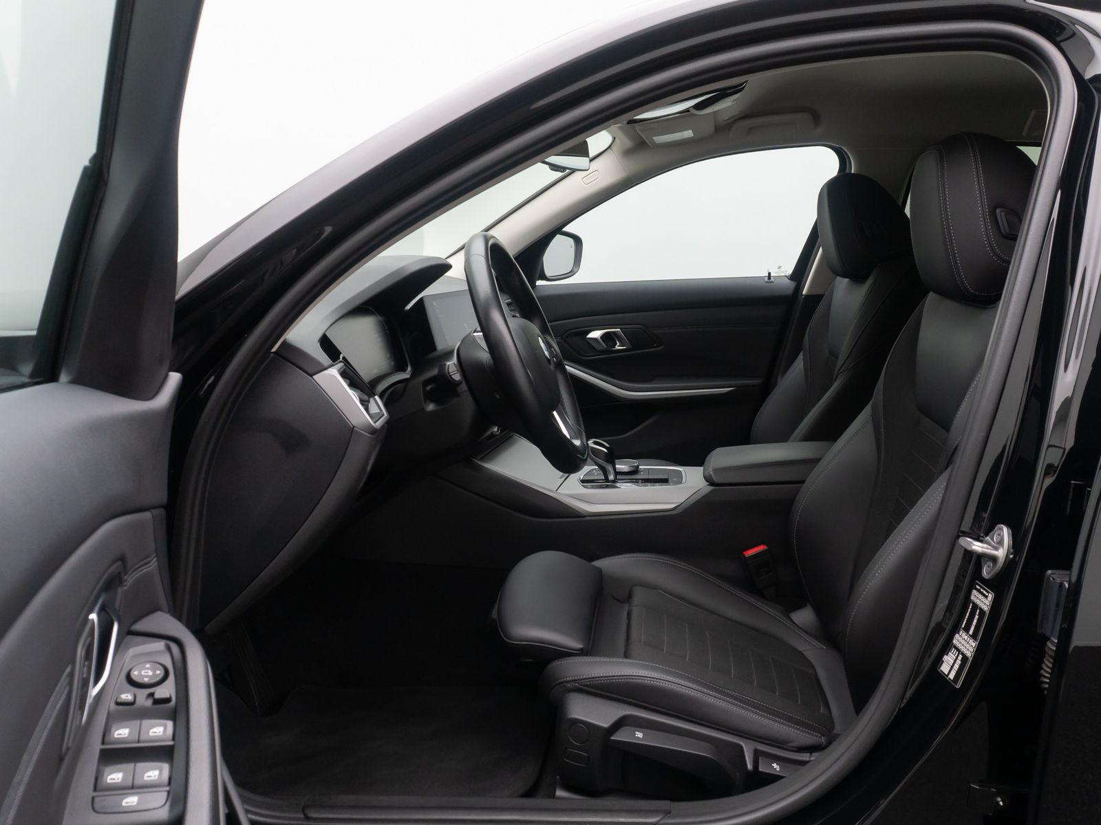 Fahrzeugabbildung BMW 318d DAB CockPitPro Fernlichtassist PDC Sport