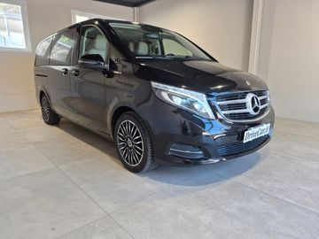 Mercedes V 220 - 6
