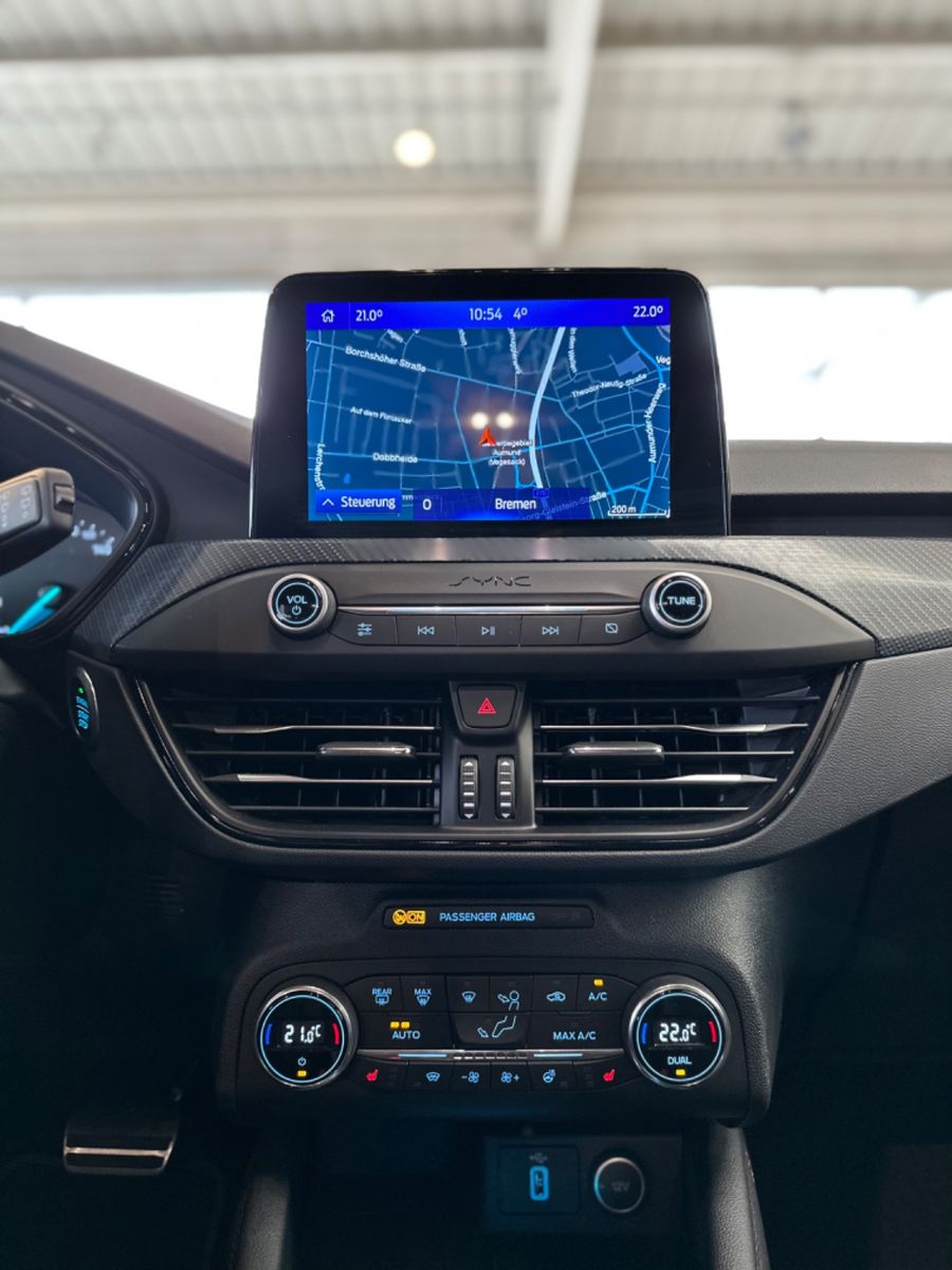 Fahrzeugabbildung Ford Focus Lim. ST-Line - Automatik