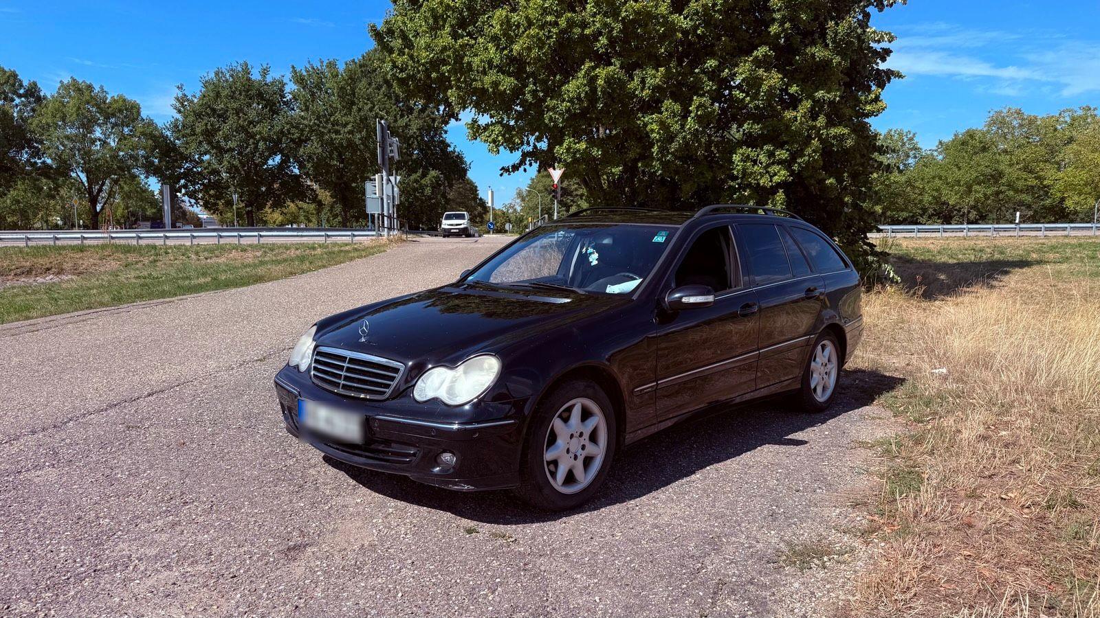 Mercedes-Benz C220 2006 — вигляд ззаду
