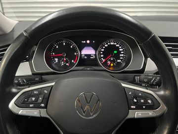 Volkswagen Passat - 10