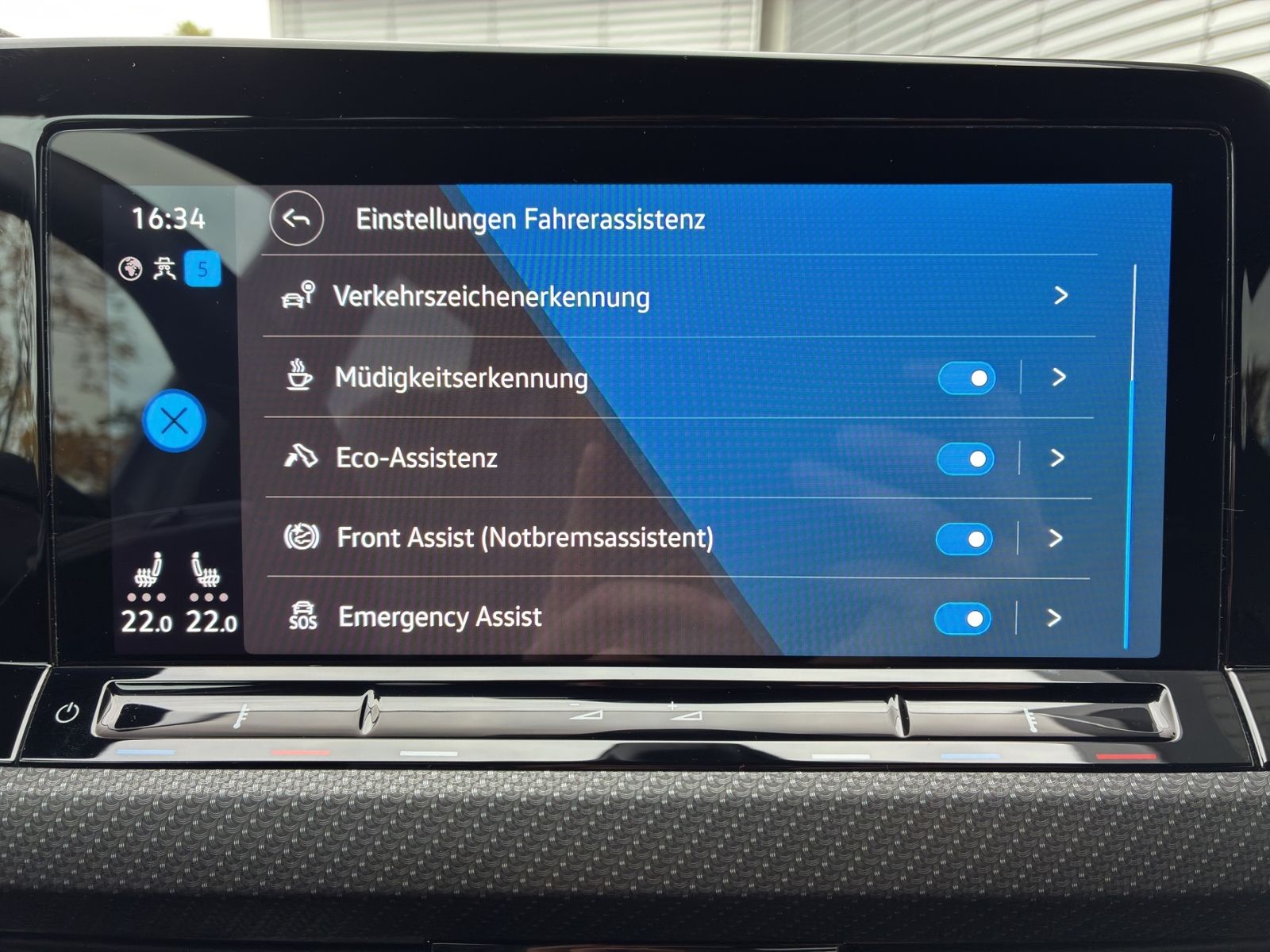 Golf VIII 1,5 l eTSI DSG R-Line *LED+*NAVI*KAMER