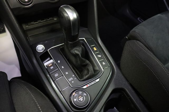 Fahrzeugabbildung Volkswagen Tiguan Allspace R-Line Highline 4Motion PANO