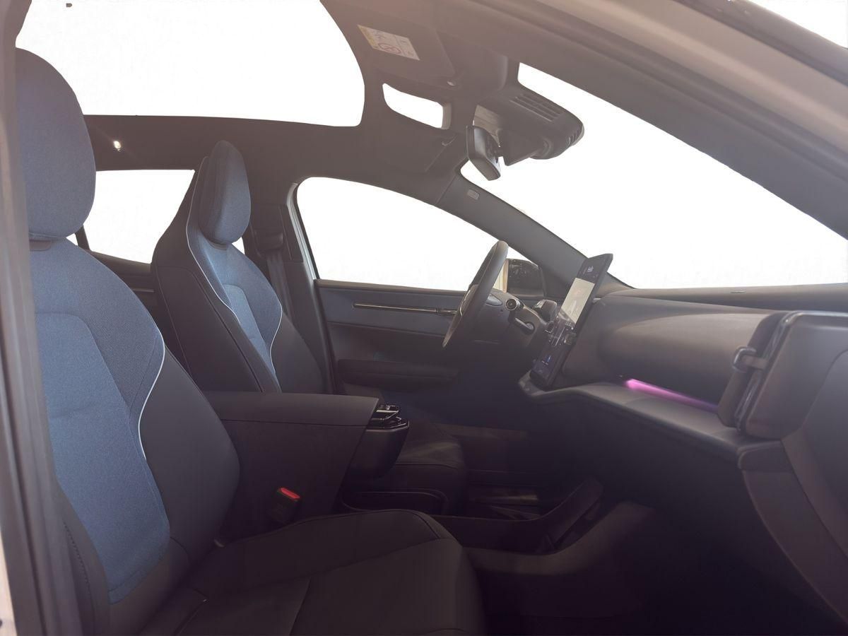 Volvo EX30 - Bild 16