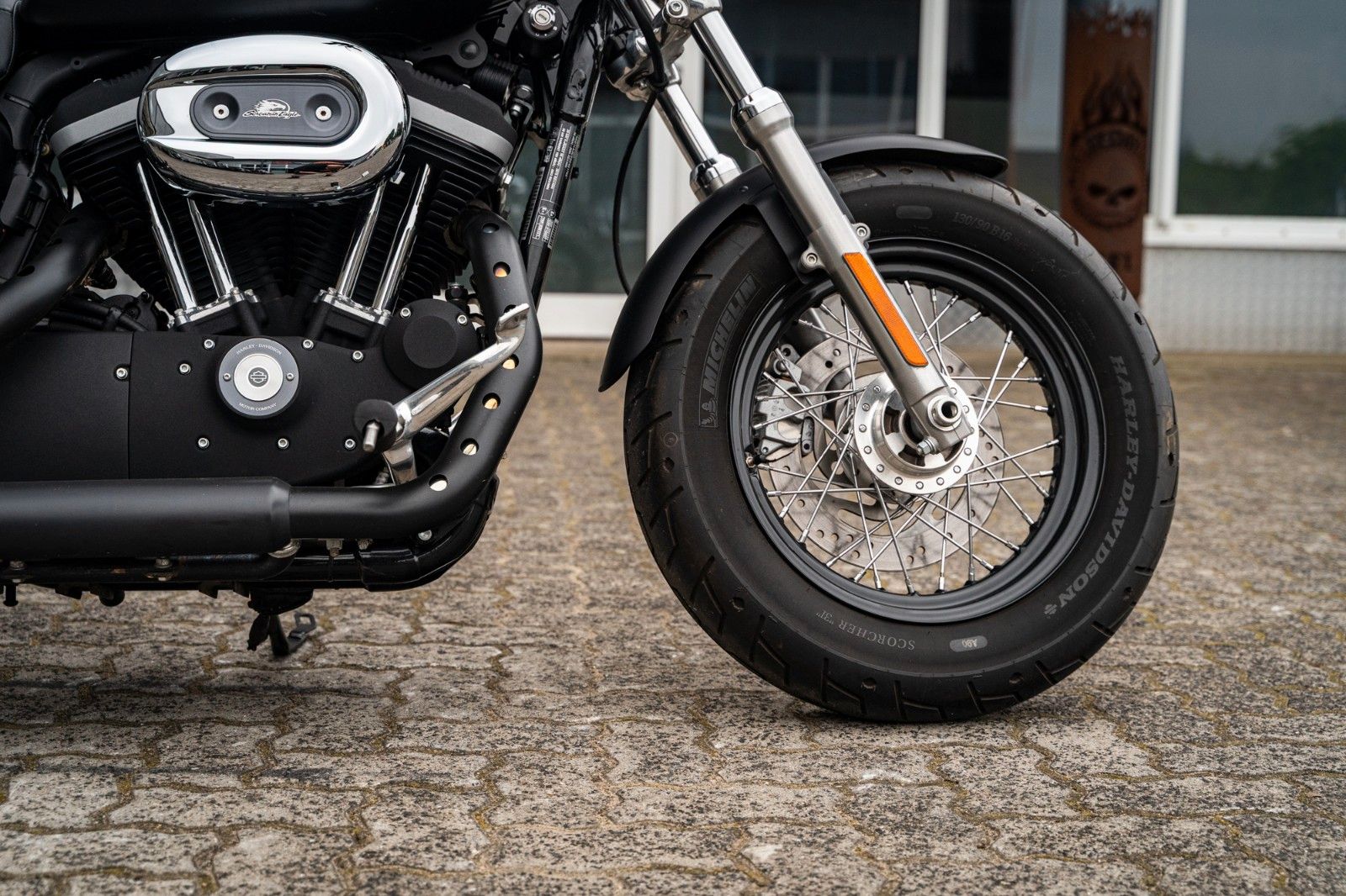 Fahrzeugabbildung Harley-Davidson Sportster XL1200CB Custom Limited -Vance&Hines-
