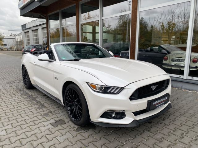 Ford Mustang GT Convertible 1. Hand 8tkm! Top Zustand