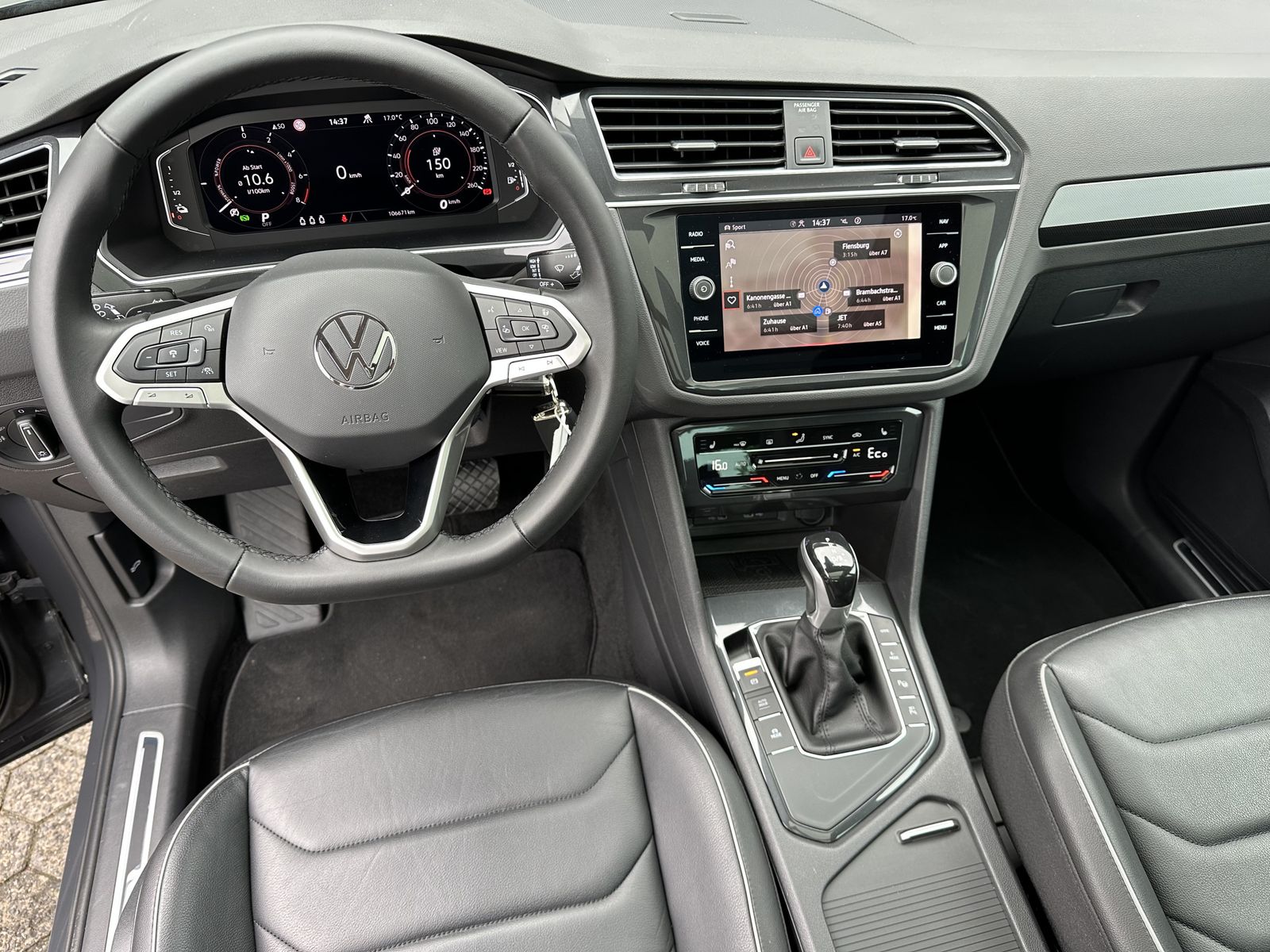 Fahrzeugabbildung Volkswagen Tiguan 1.4 eHybrid DSG Elegance NAV+LED+AHK+PANO
