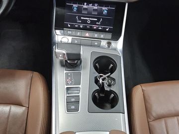 Audi A6 - 6