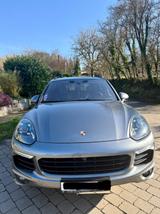 Porsche Cayenne S E-Hybrid S - Porsche Cayenne mit Hybrid-Antrieb: Grau