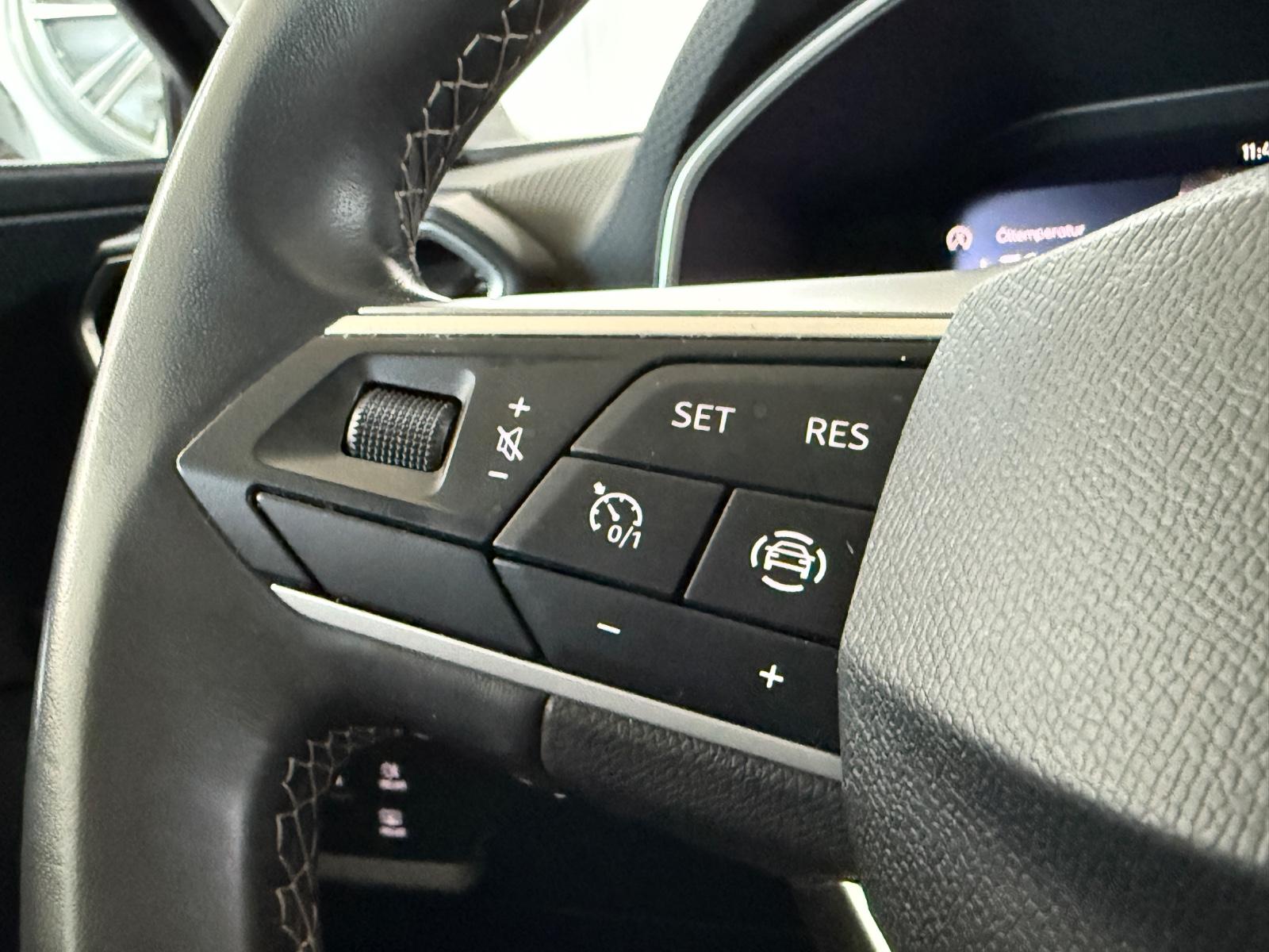 Seat Leon Sportstourer Style 2.0 TDI DSG*NAVI*LED*TEM