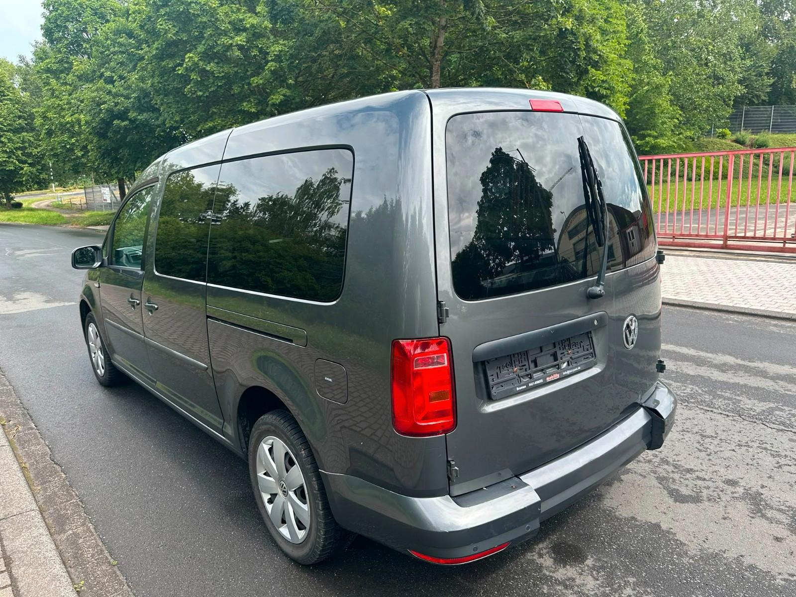 Volkswagen Caddy Maxi 2.0 TDI DSG Klima Rollstuhlrampe 7Sit