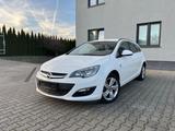 Opel Astra J Sports Tourer Energy - Opel Astra ENERGY mit Benzin-Antrieb