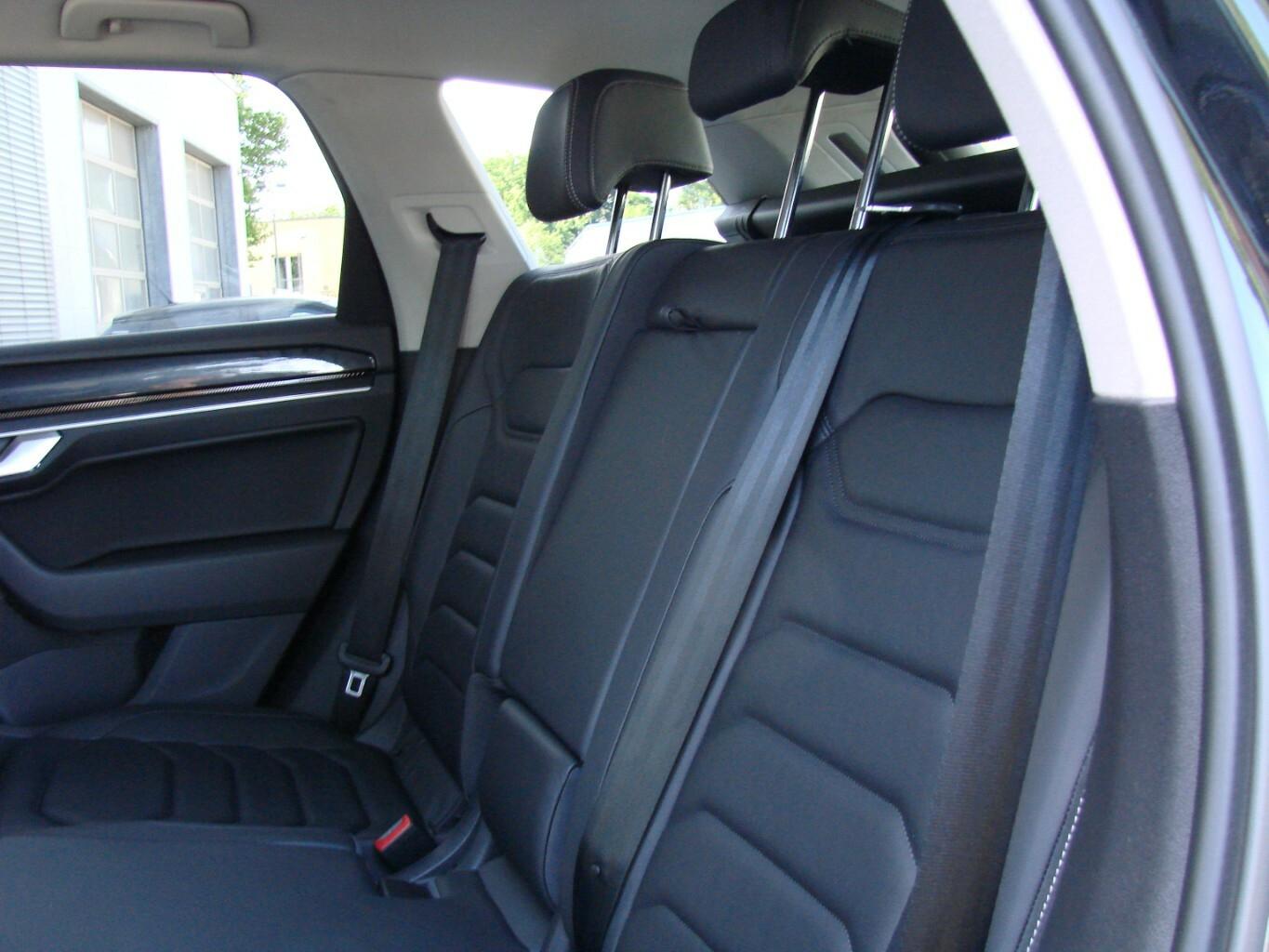 Volkswagen Touareg 3.0TDi Black Style 4M ACC LED AHK Luftfe