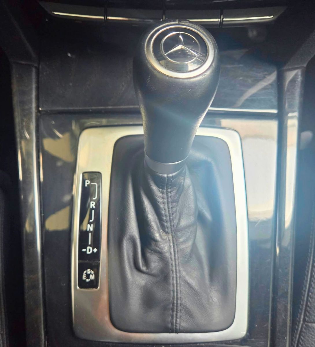 MERCEDES-BENZ E 220 — zdjęcie 23