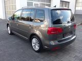 Volkswagen Touran 2.0 TDI DPF DSG CUP - Volkswagen Touran: Cup