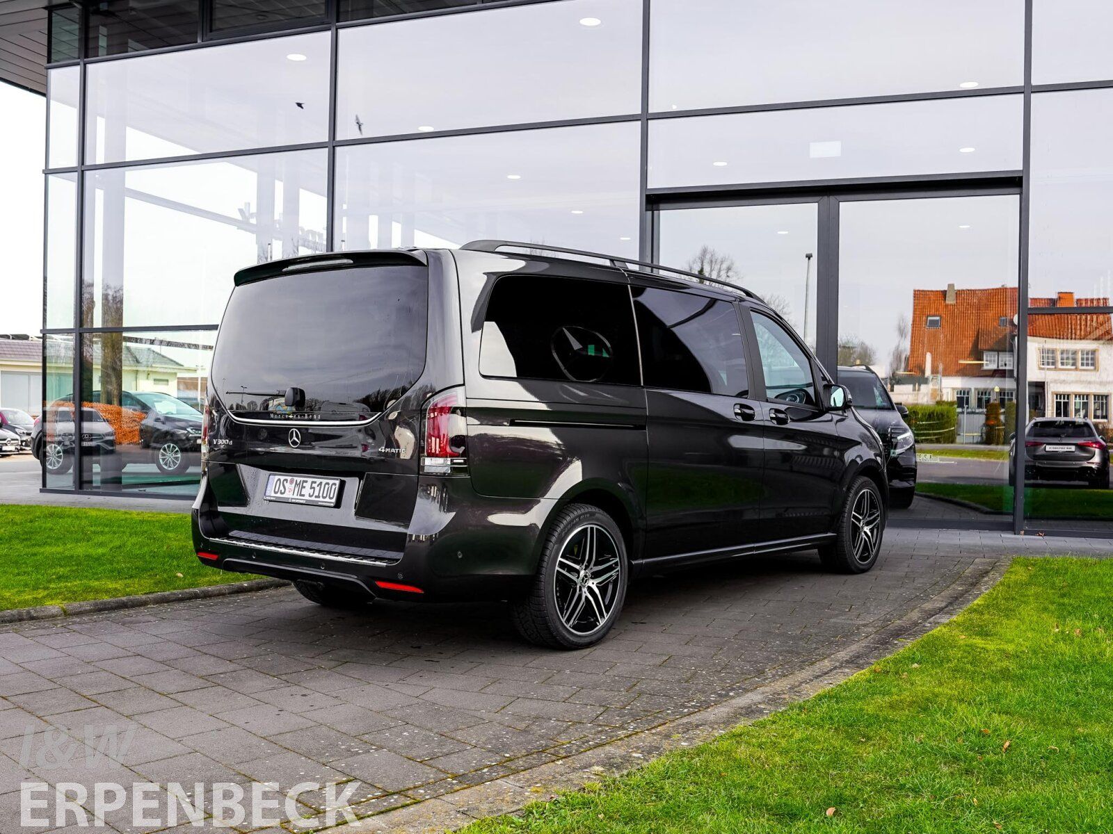 Fahrzeugabbildung Mercedes-Benz V 300 d 4MATIC Style lang AHK AMG Distronic AR