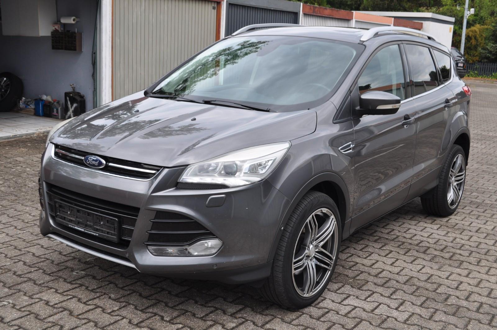 Ford Kuga 2.0 TDCi Titanium * 1. HAND - PANORAMA *