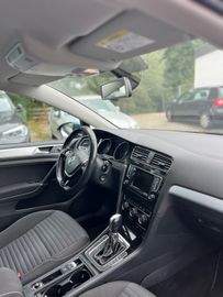 Volkswagen Golf - 9